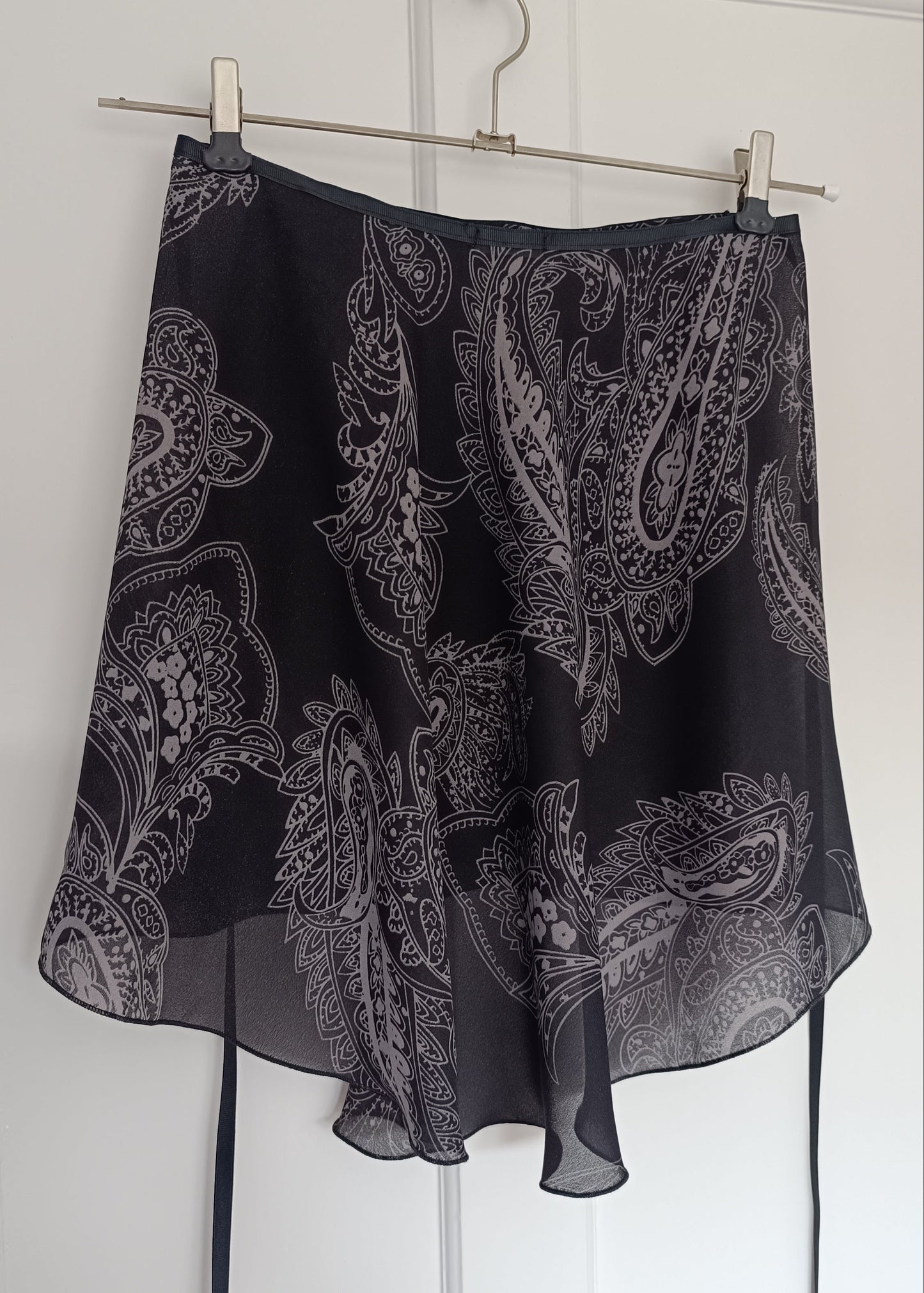 Ballet skirt: Bold Paisley