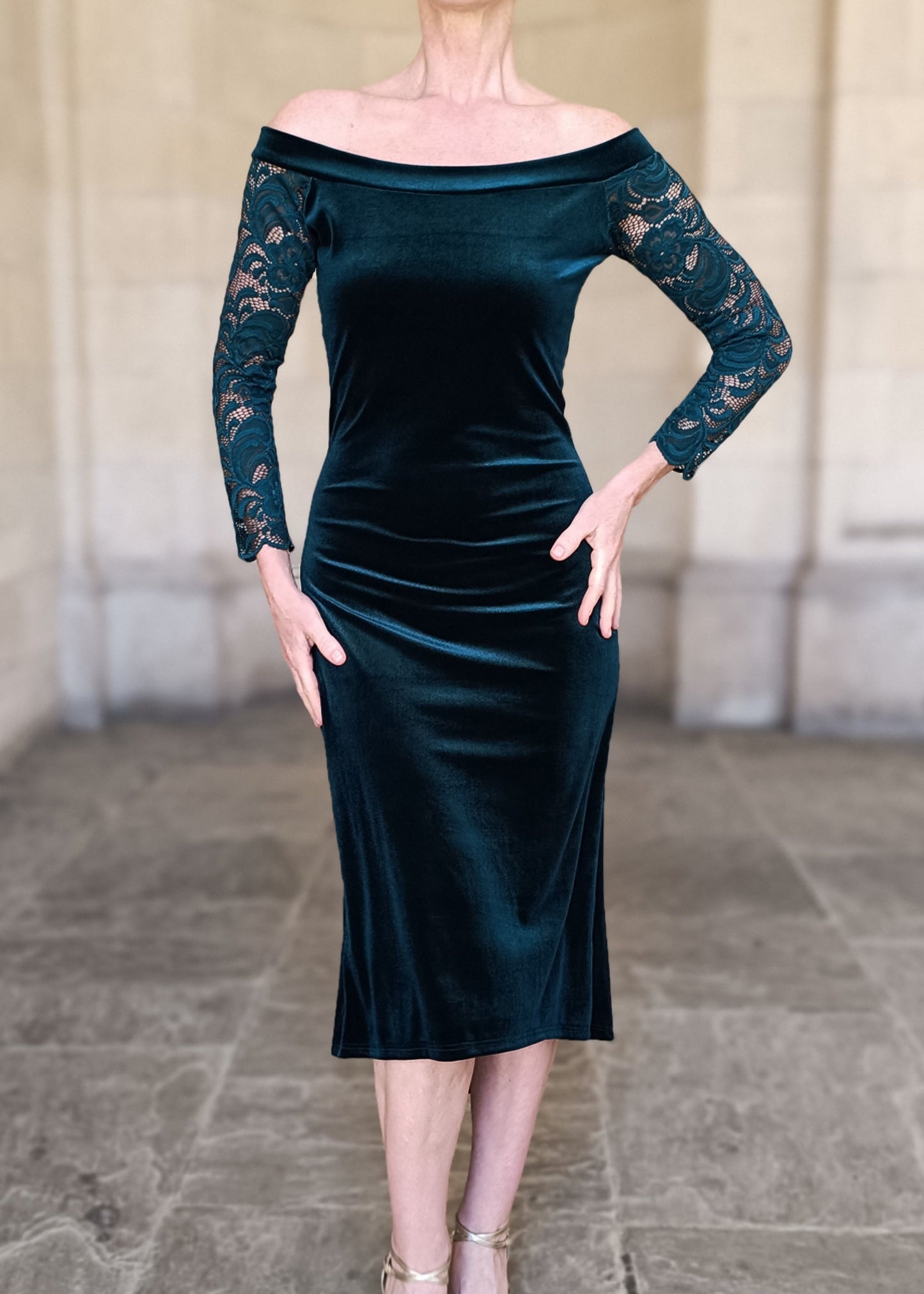 PALOMA Velvet dress with sleeves