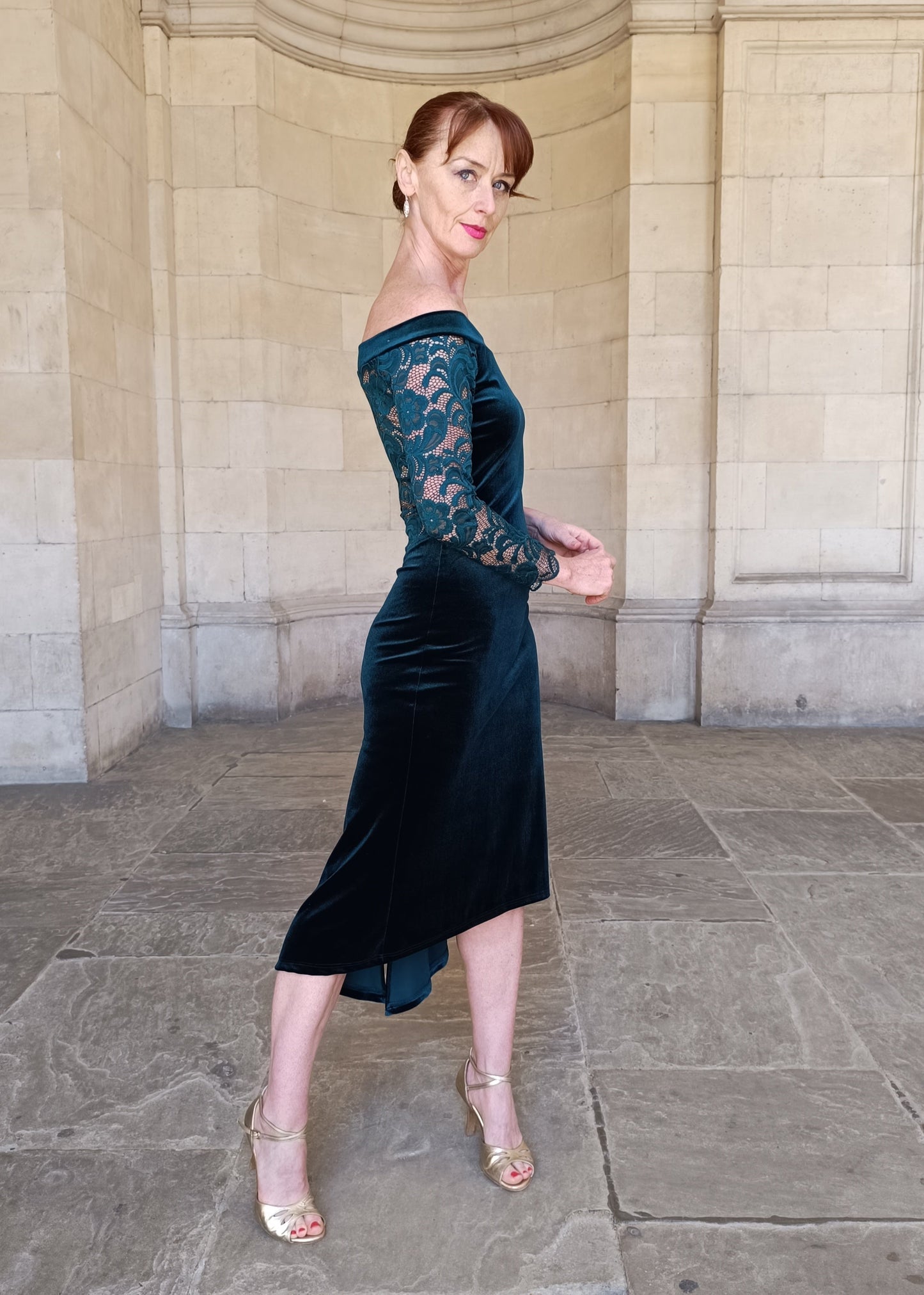 PALOMA Velvet dress with sleeves
