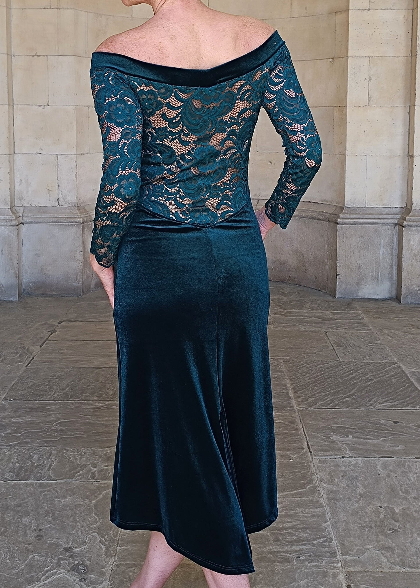 PALOMA Velvet dress with sleeves