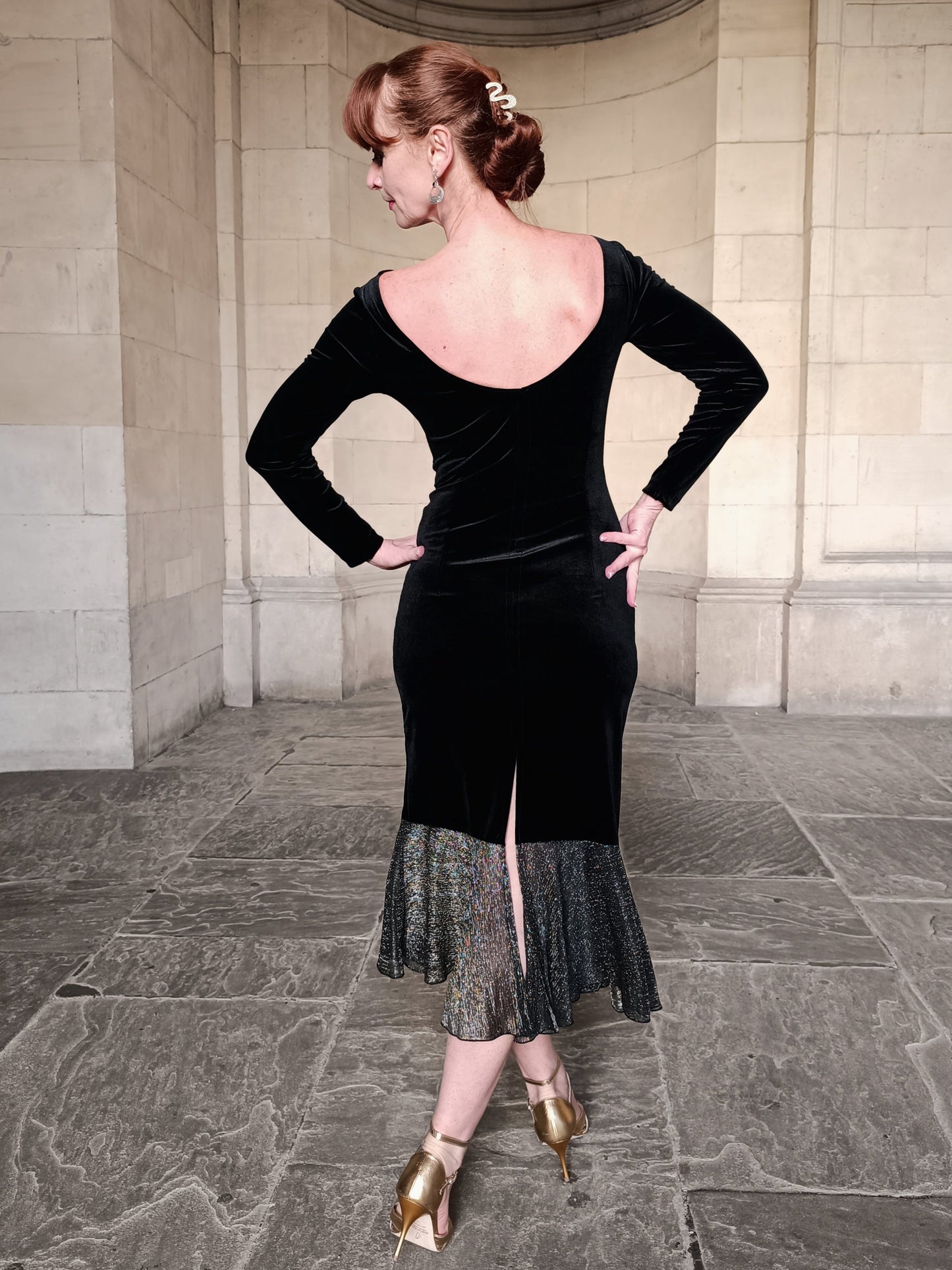 WALLIS velvet dress with sleeves