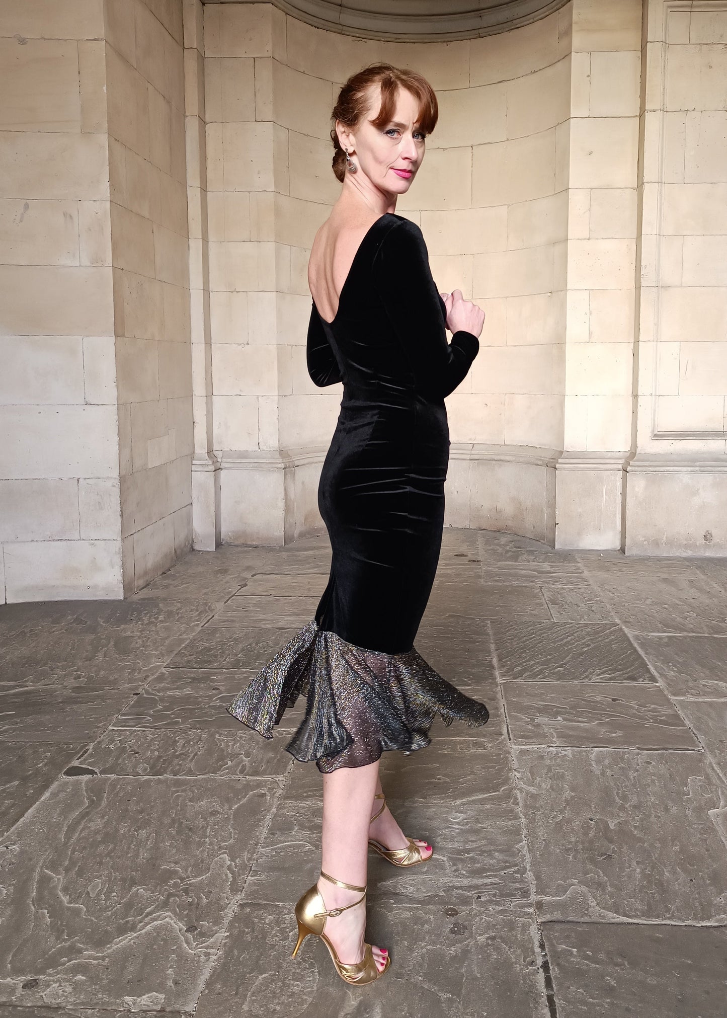 WALLIS velvet dress with sleeves