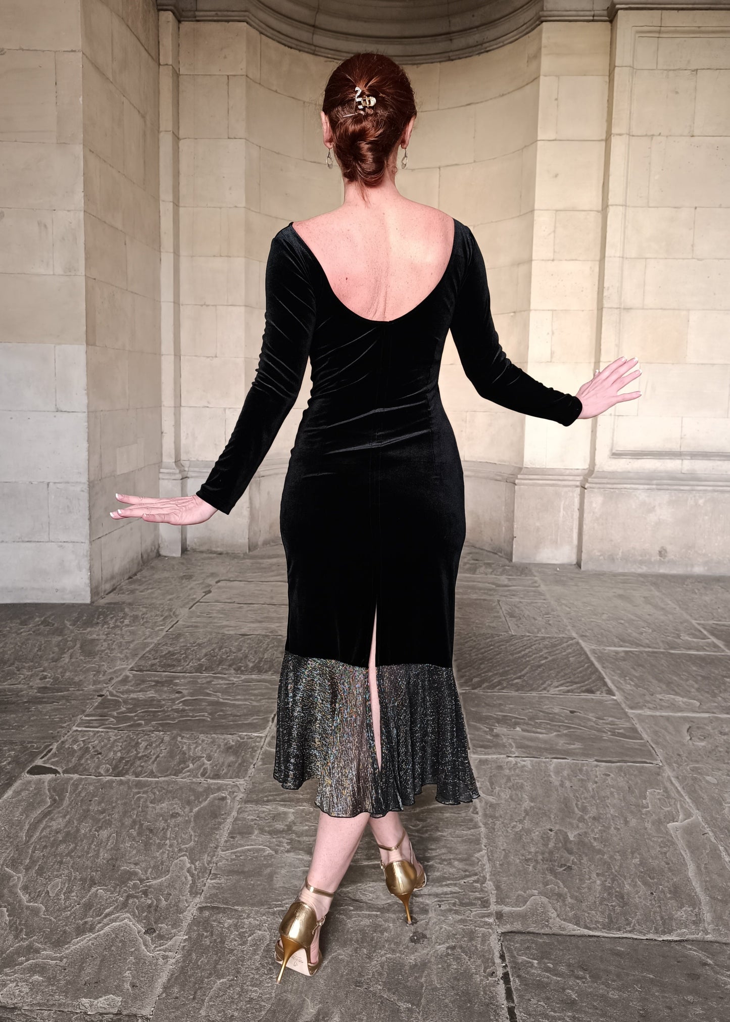WALLIS velvet dress with sleeves