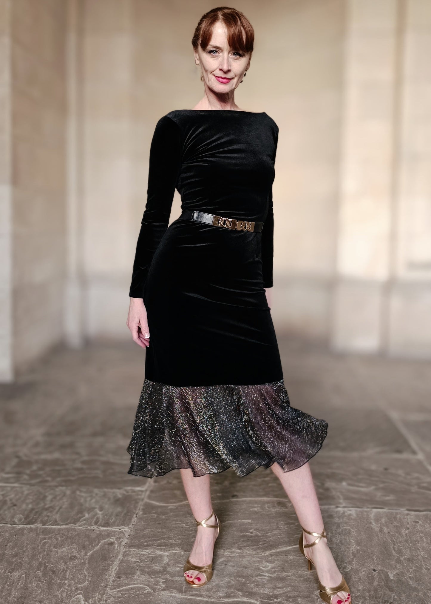 WALLIS velvet dress with sleeves