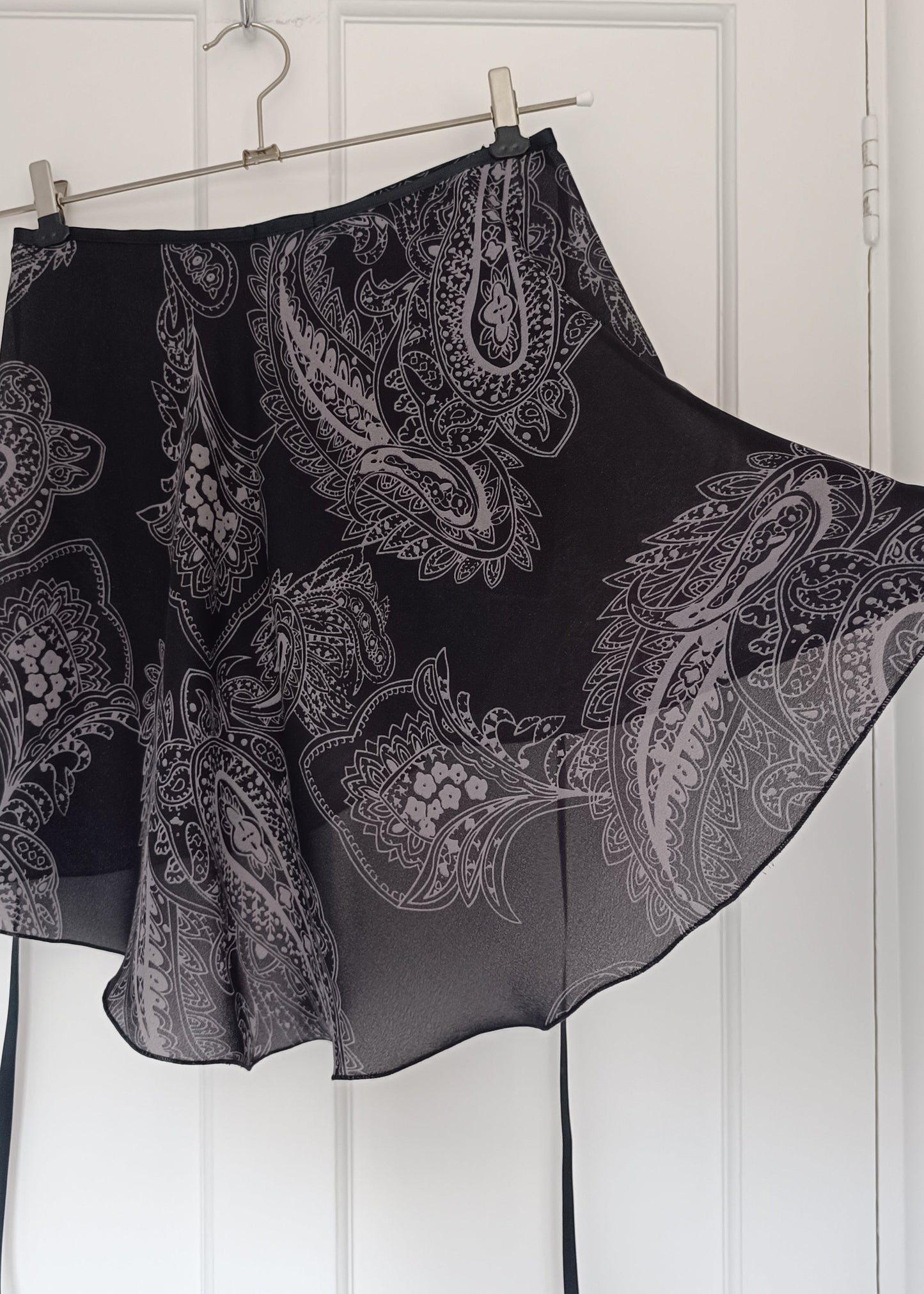 Ballet skirt: Bold Paisley